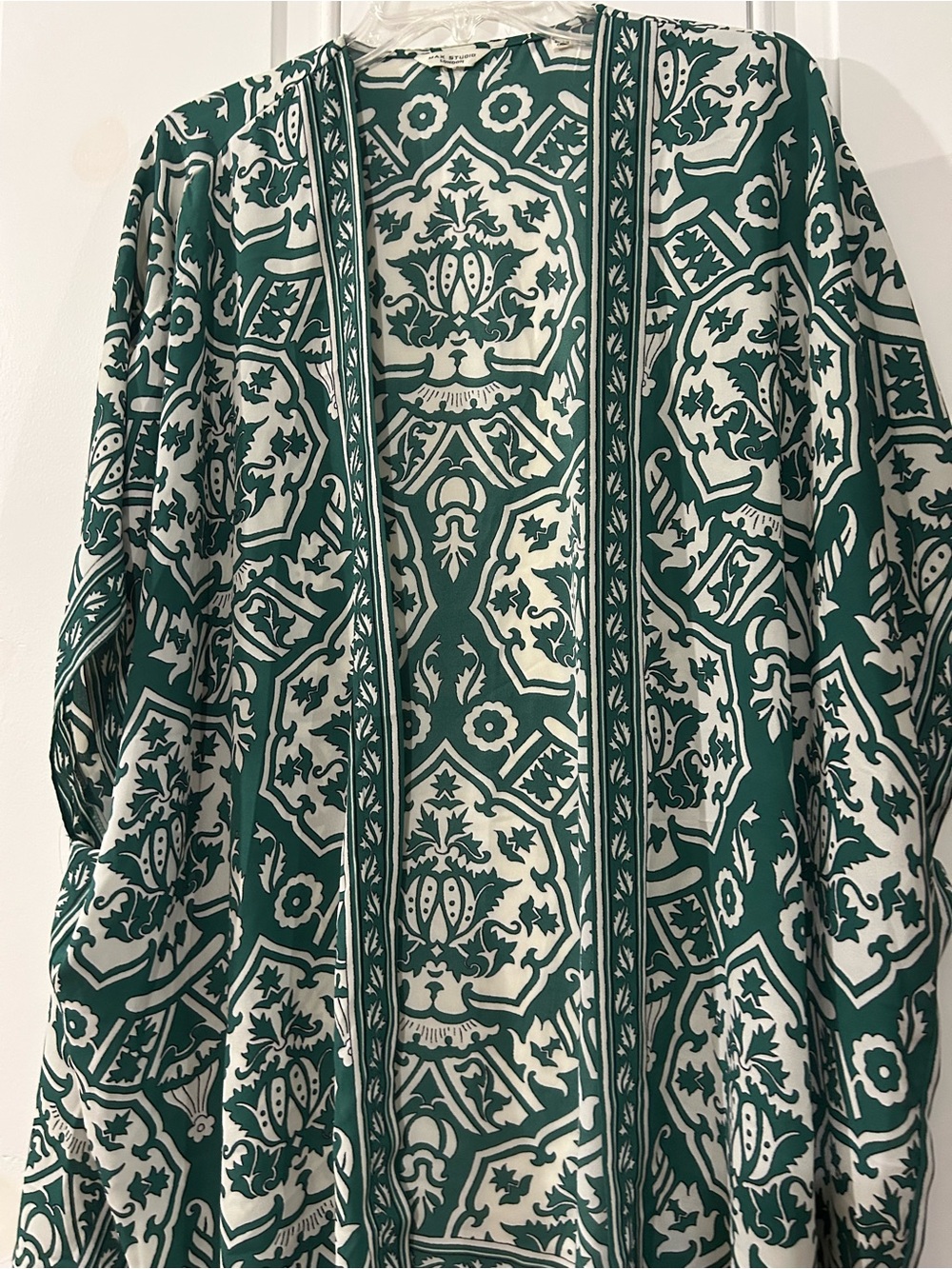 Green and White Patterned Open Cardigan